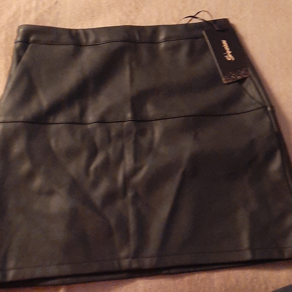 Black skirt